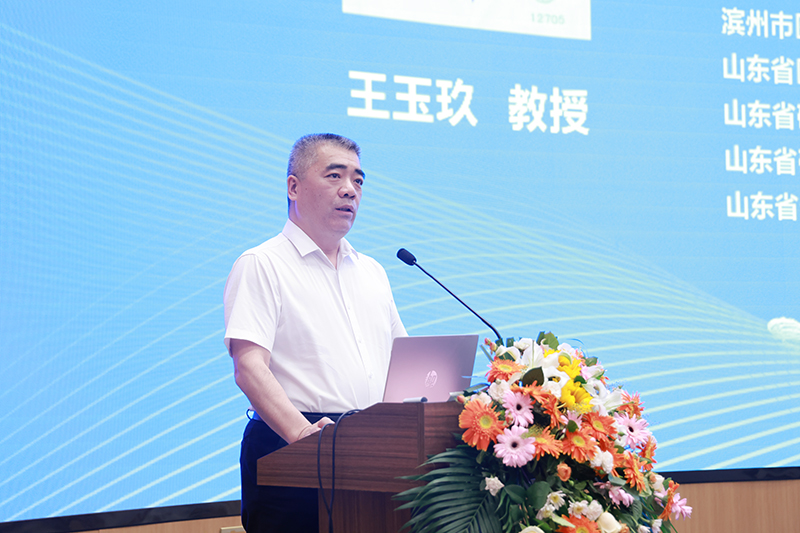 R5_T6870.jpg R5_T6870.jpg